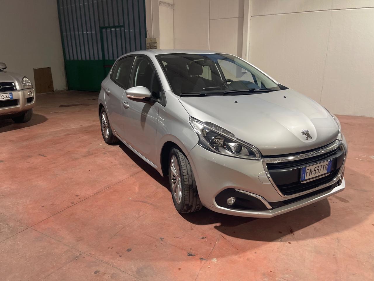 Peugeot 208 PureTech 82 5 porte Allure SI NEOPATENTATI