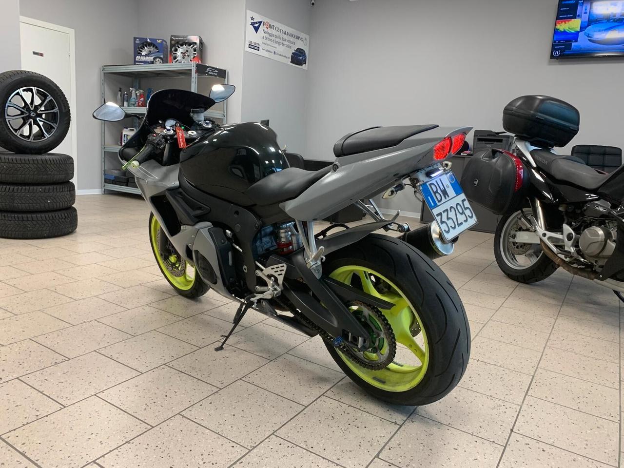 Yamaha R6