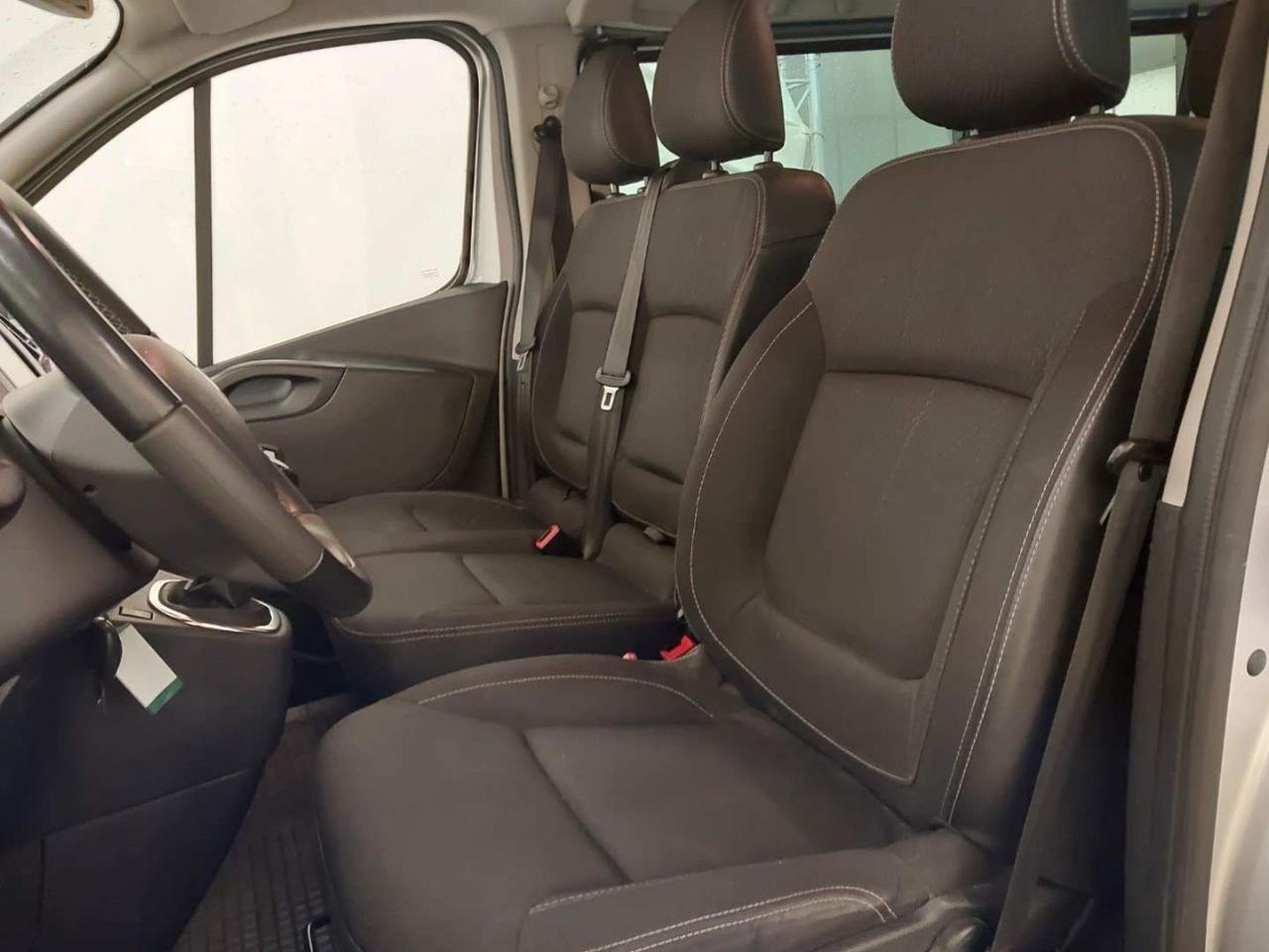 Renault Trafic 2.0 dci 9 Posti + Gancio