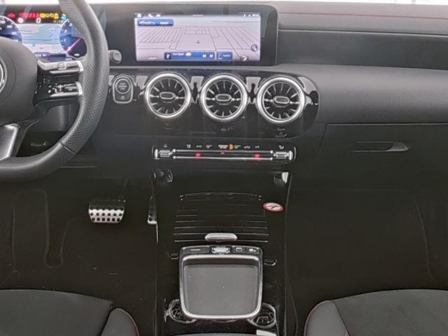MERCEDES-BENZ CLA 180 Automatic AMG Line Advanced Plus