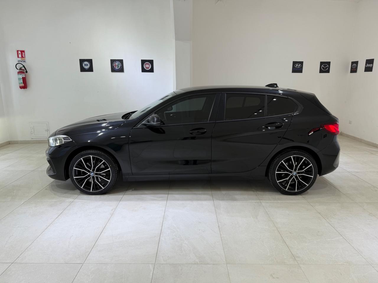 Bmw 116 116d SPORT 5p. TOTAL BLACK FARI E STOP FULL LED