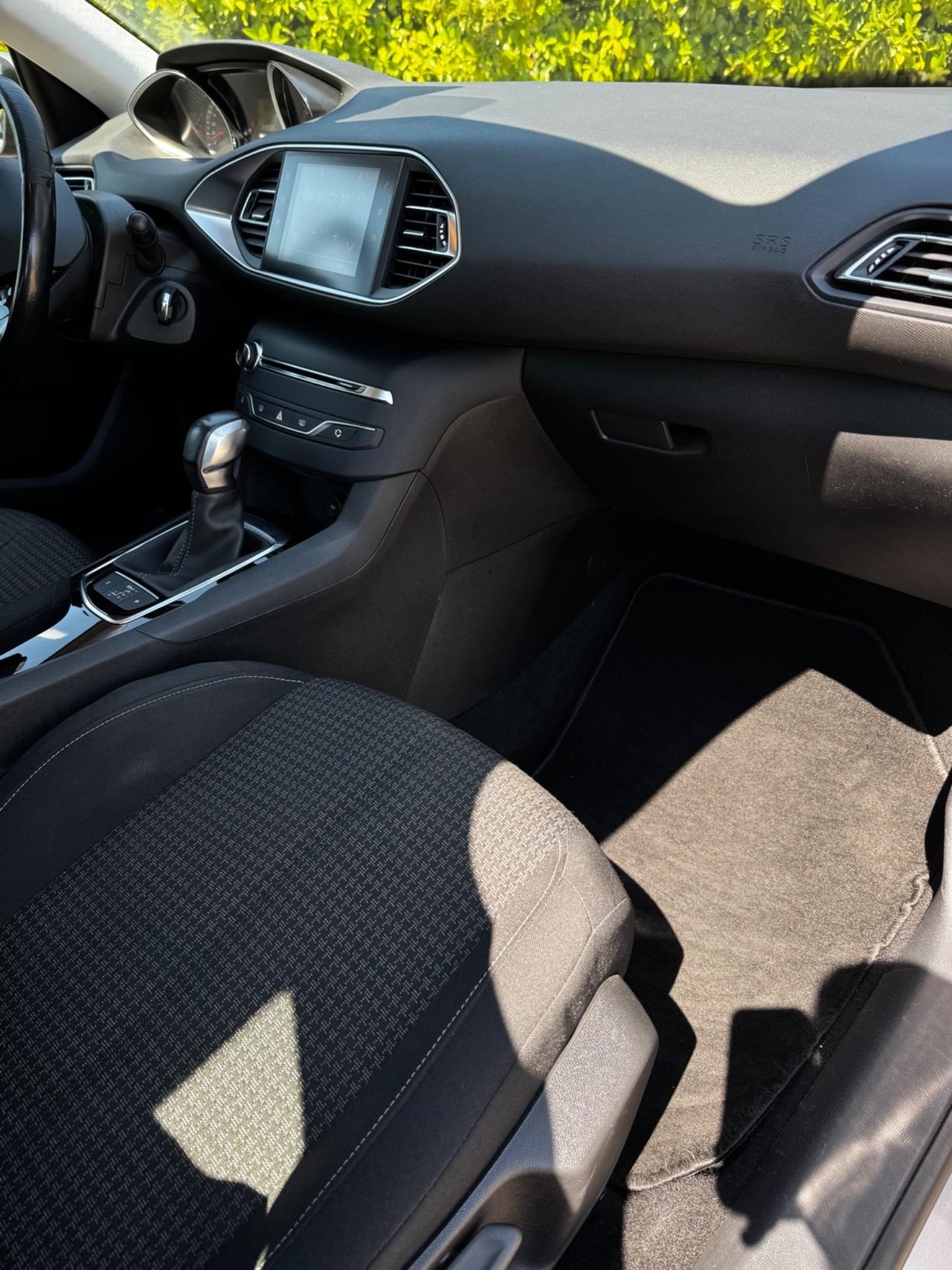 Peugeot 308 BlueHDi 120 S&S EAT6 SW Business