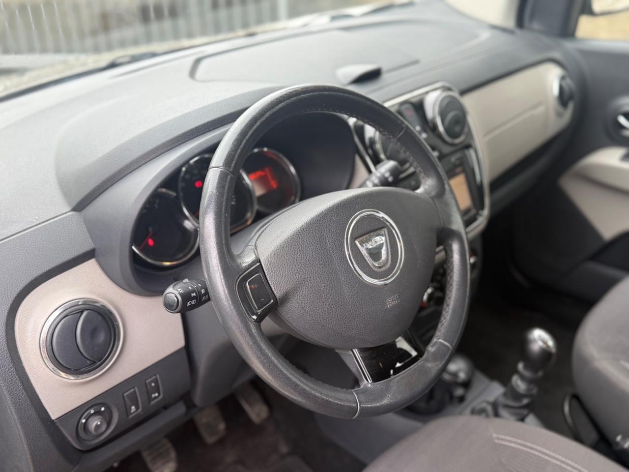 Dacia Lodgy 7 POSTI 1.5 DIESEL POCHI KM NEOPATENTATI