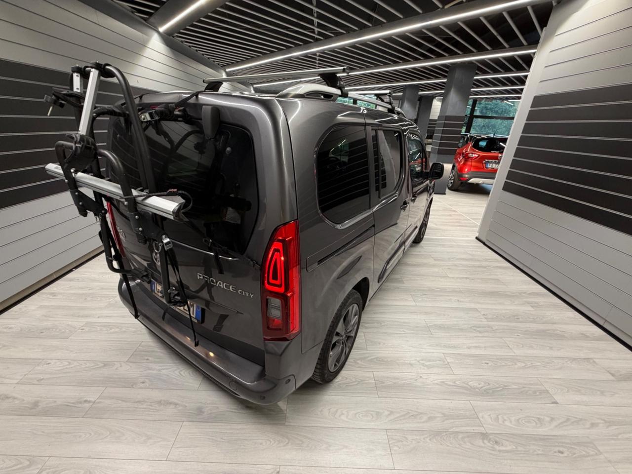 Toyota Proace City Verso 1.5D 130 CV S&S Short D A/T Luxury