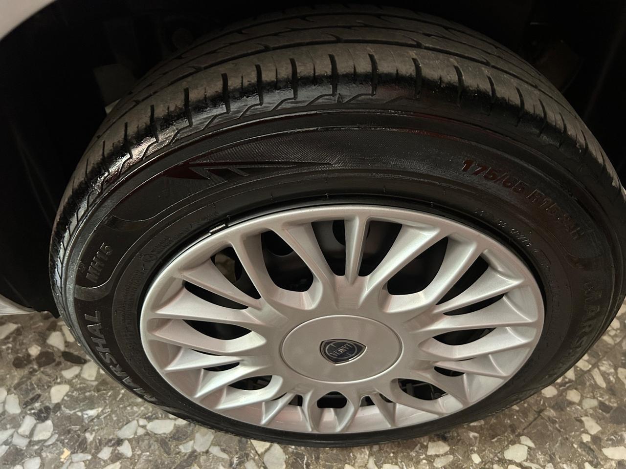 Lancia Ypsilon 0.9 B/M TwinAir Ecochic