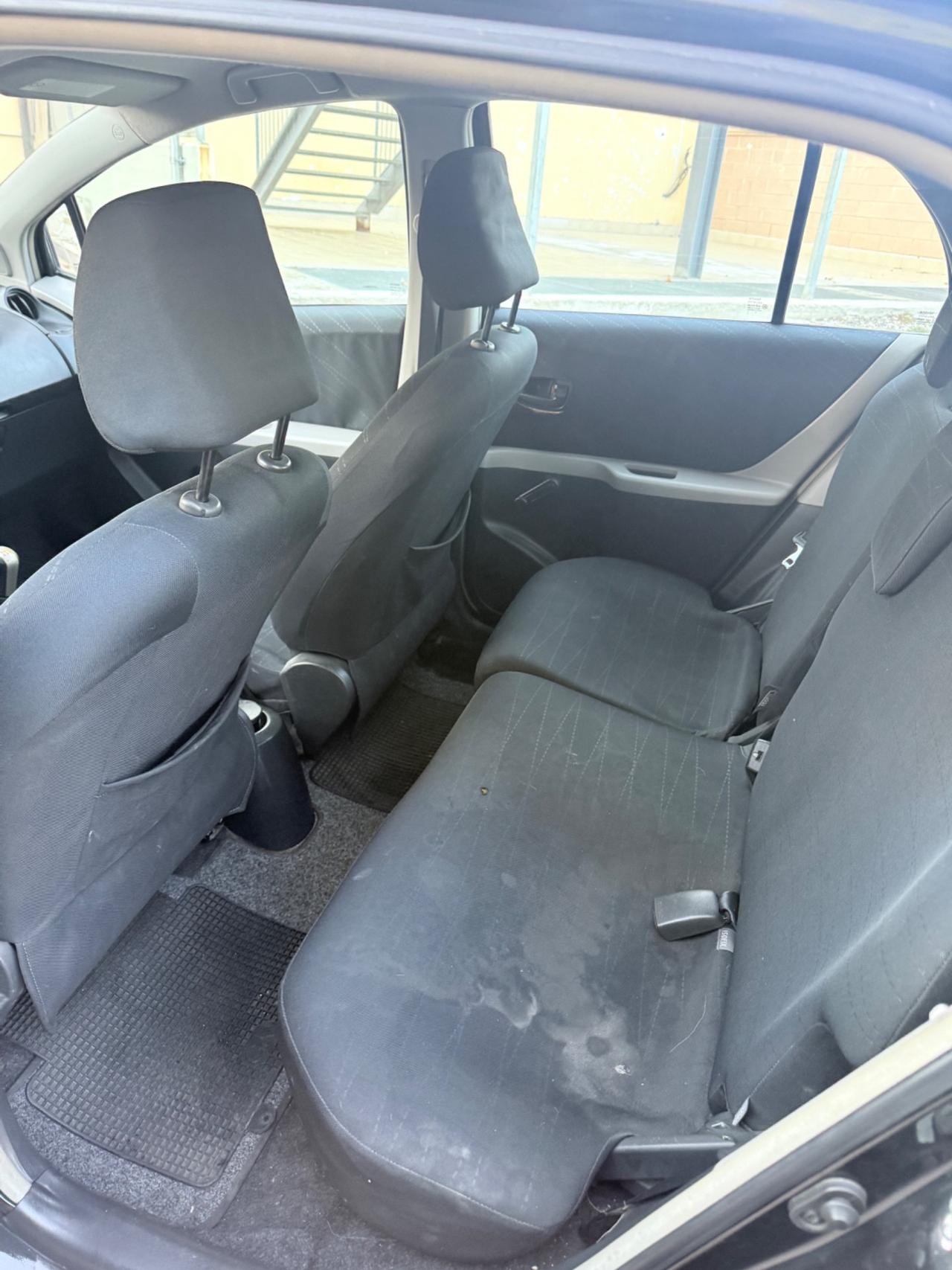 Toyota Yaris 1.0 5 porte