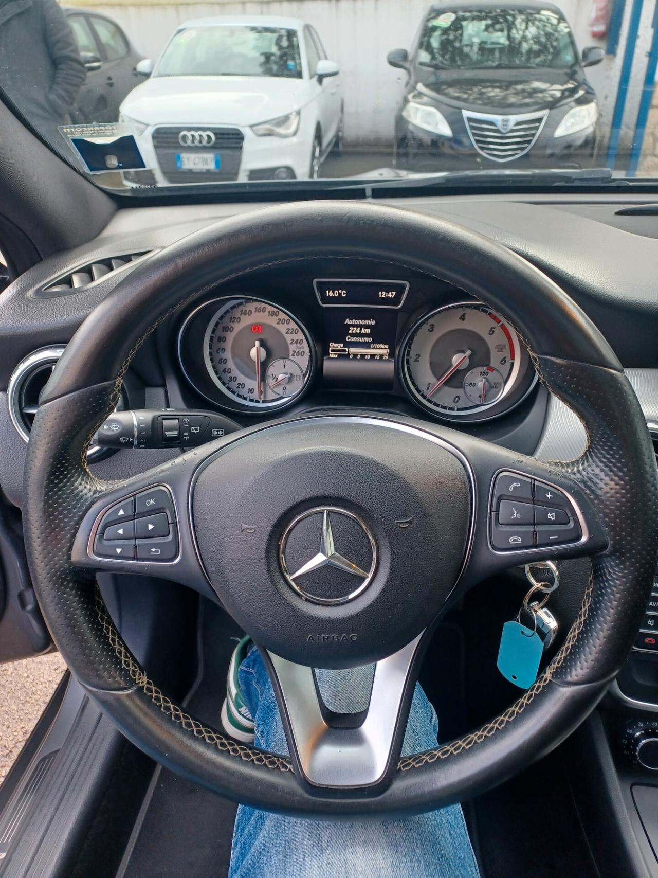 Mercedes-benz GLA 180 d NAVI LED TETTO