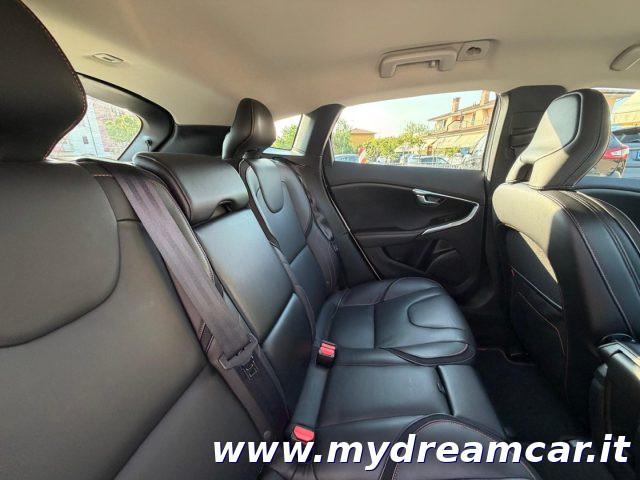 VOLVO V40 Cross Country D2 1.6 Volvo Ocean Race