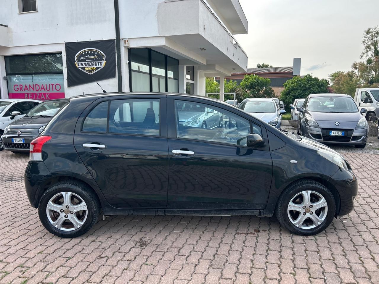 Toyota Yaris 1.4 D-4D DPF 5 porte Sol