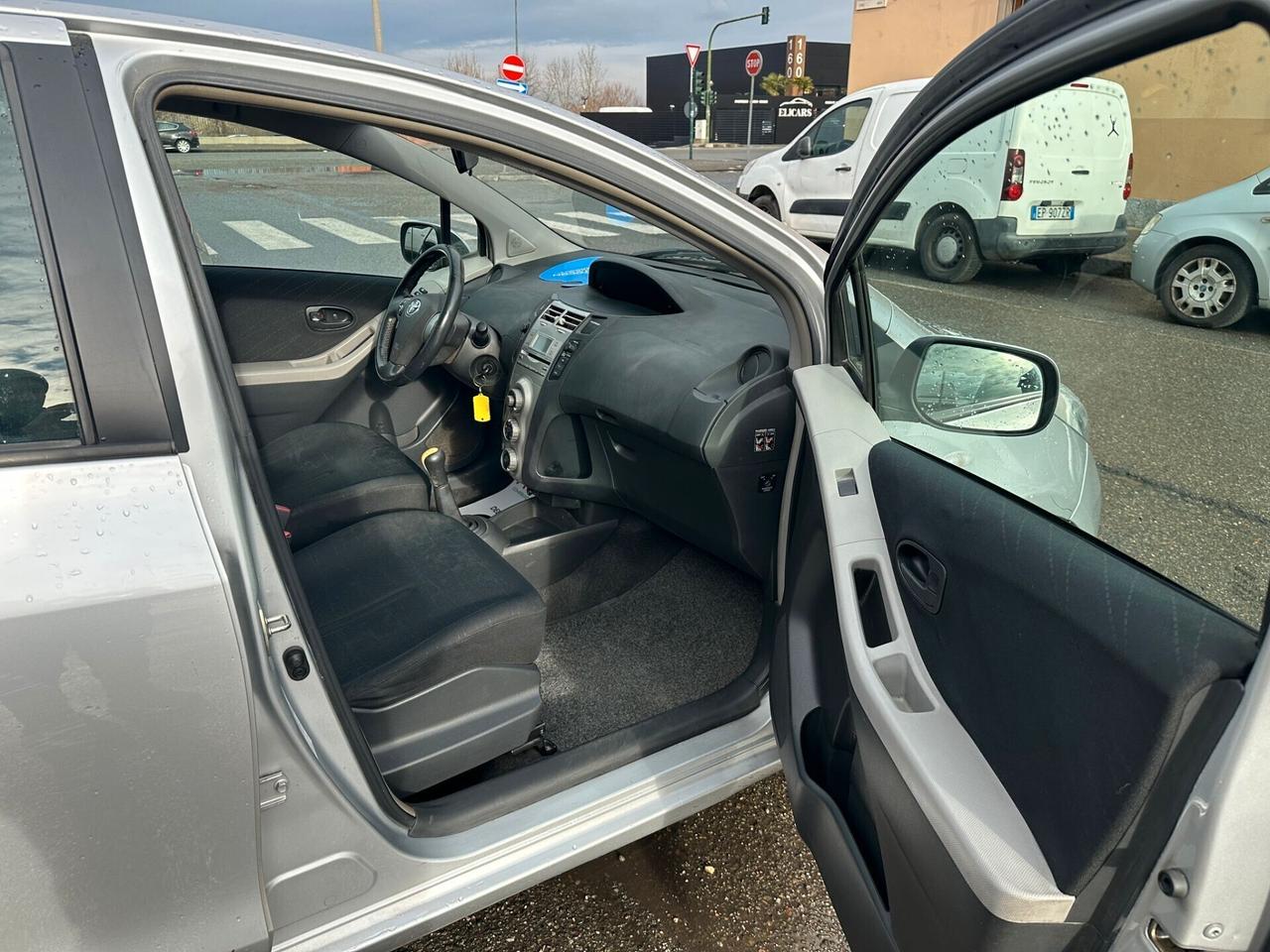 Toyota Yaris 1.3 5 porte Navi