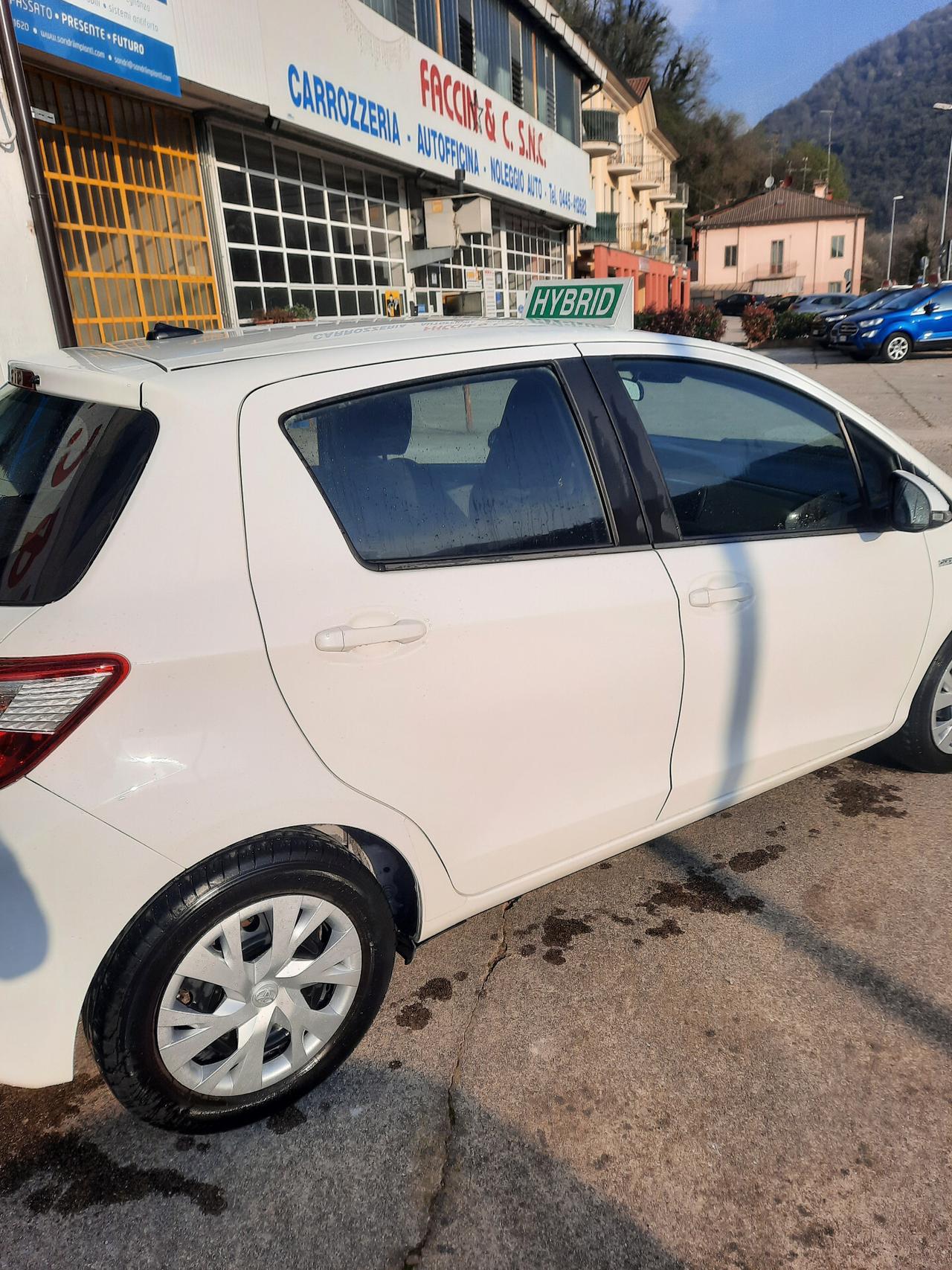 Toyota Yaris 1.5 Hybrid 5 porte Business