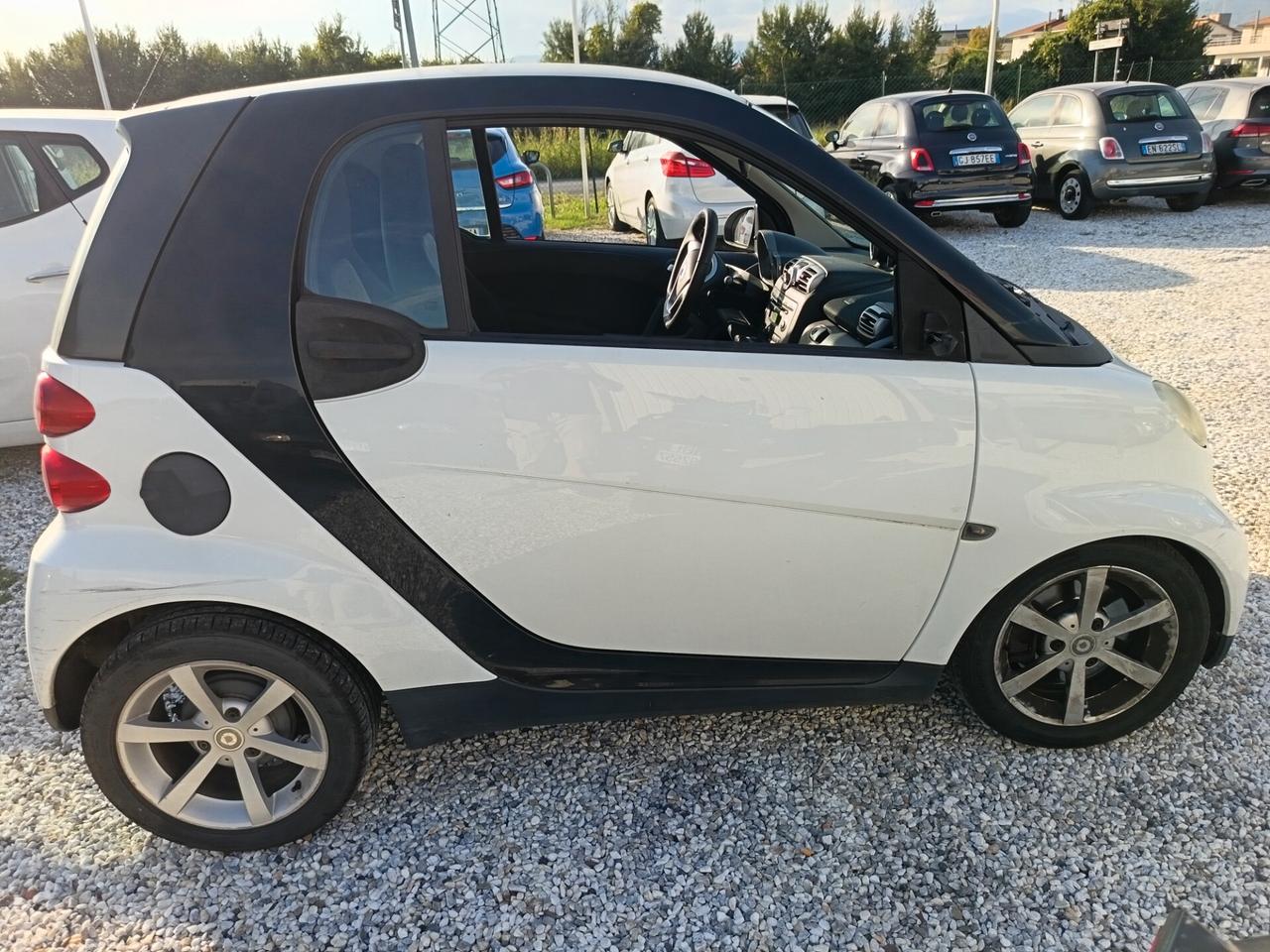 Smart ForTwo 1000 52 kW MHD coupé pure