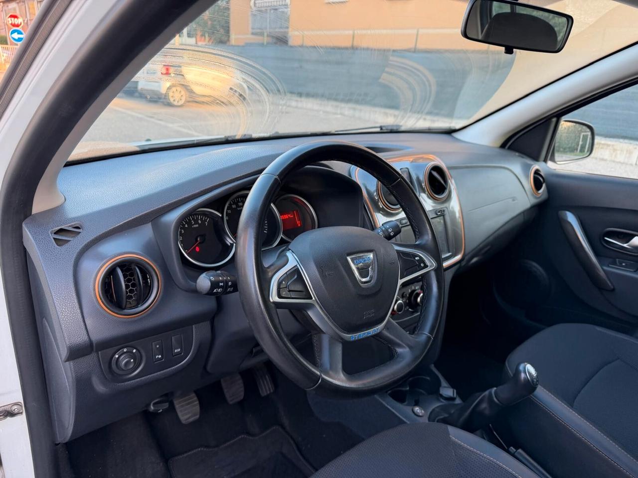 Dacia Sandero Stepway 0.9 tce Gpl - NAV. - NEOP. - 12 MESI DI GARANZIA -