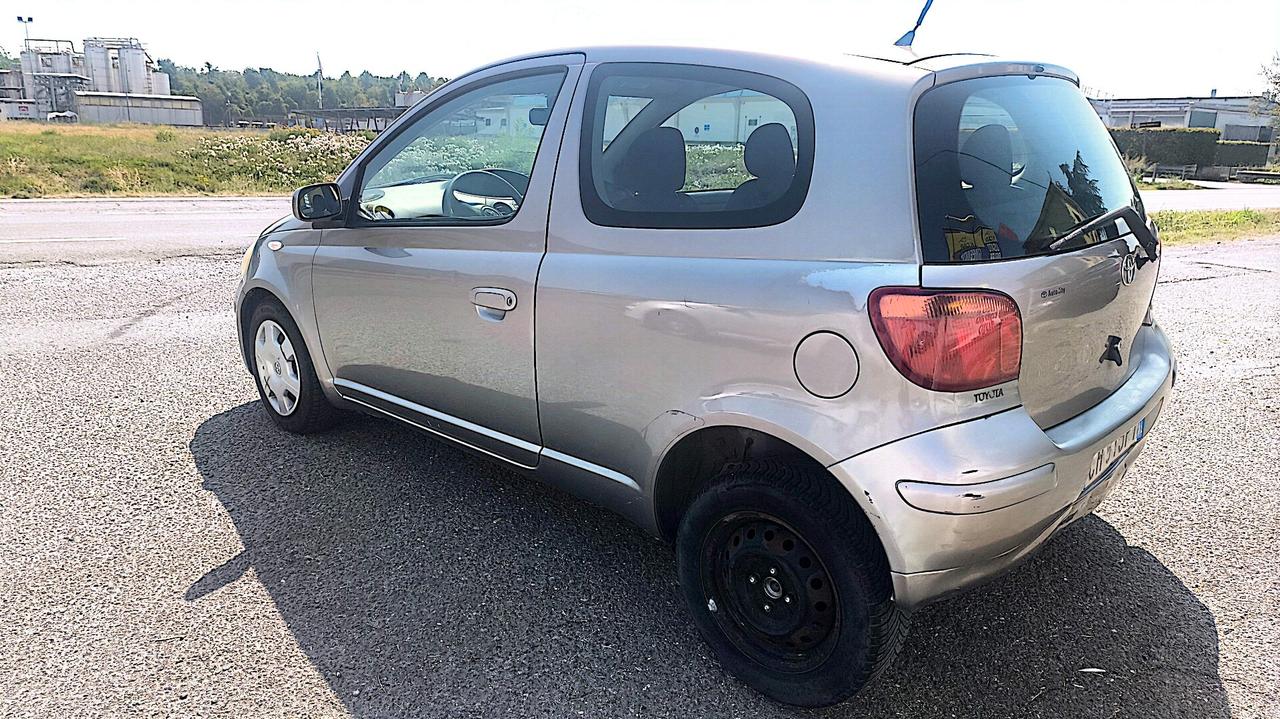 Toyota Yaris 1.0i 16V cat 3 porte Sol