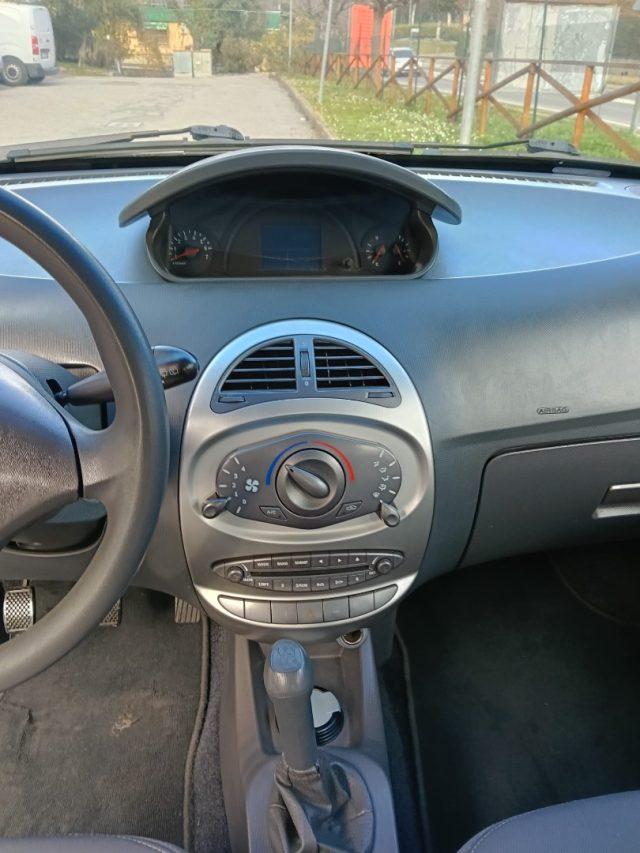 DR MOTOR DR1 1.1 16V Luxury 5 P. KM 48.200- ok neopatentati