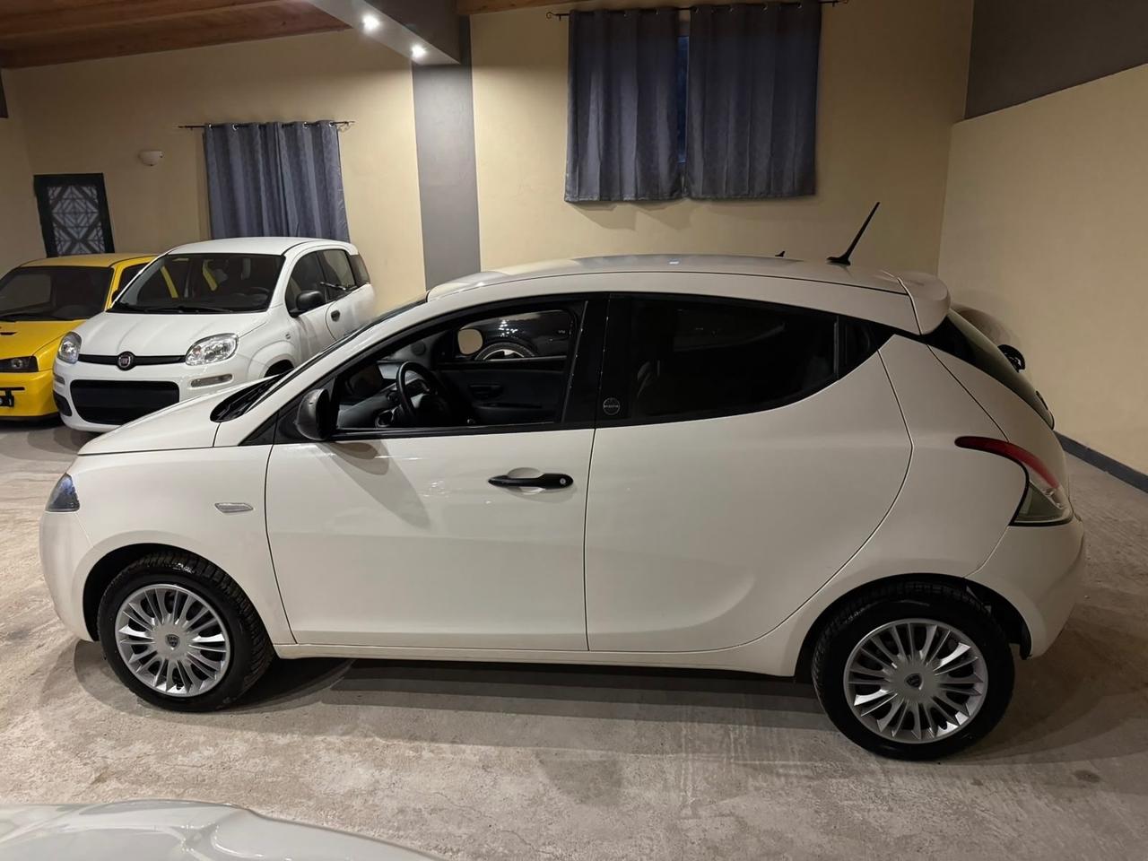 Lancia y 1.0 hybrid