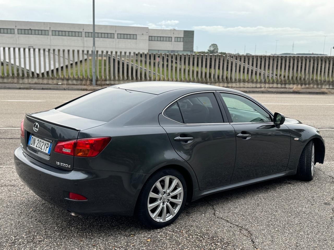 Lexus IS 220d 2.2 16V Luxury