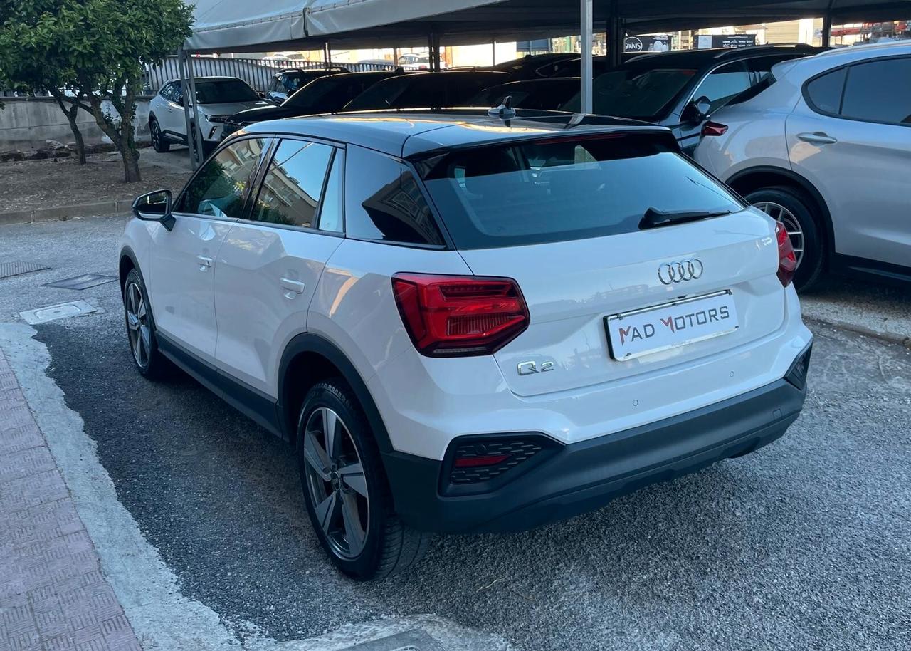 Audi Q2 30 TDI Identity Black 116Cv