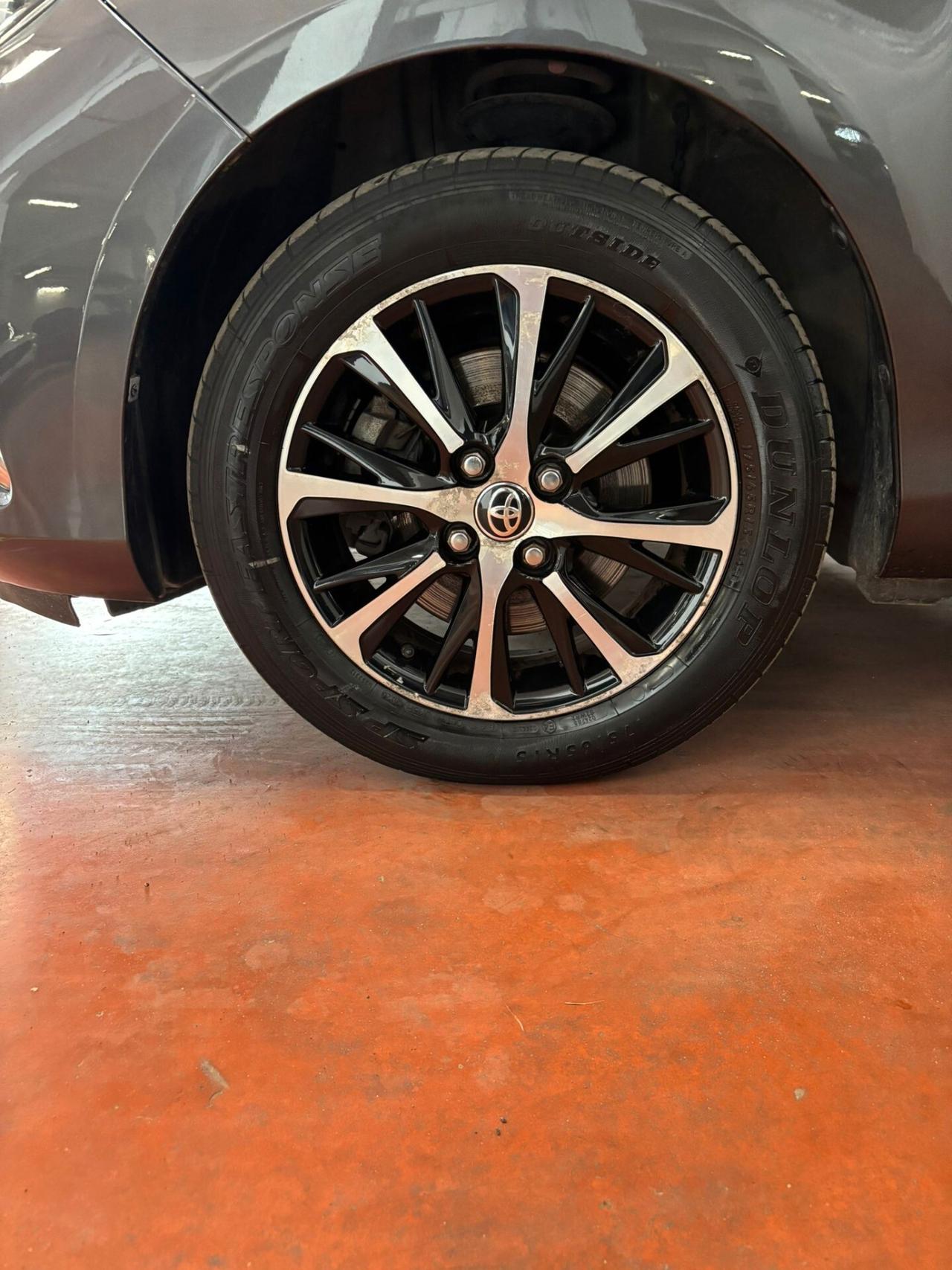 Toyota Yaris 1.5 Hybrid 5 porte Business