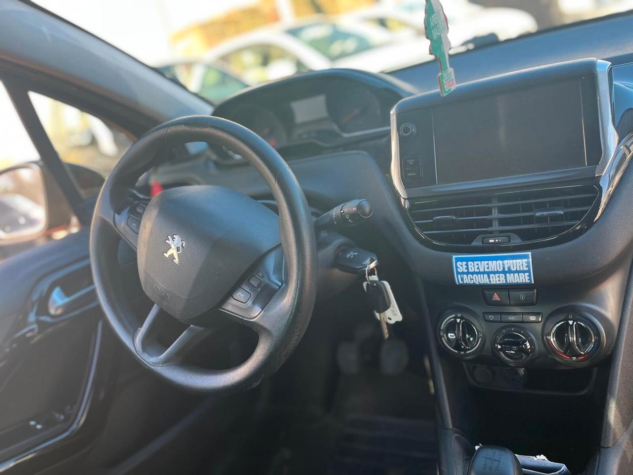 Peugeot 208 1.4 HDi 68 CV 5 porte Allure