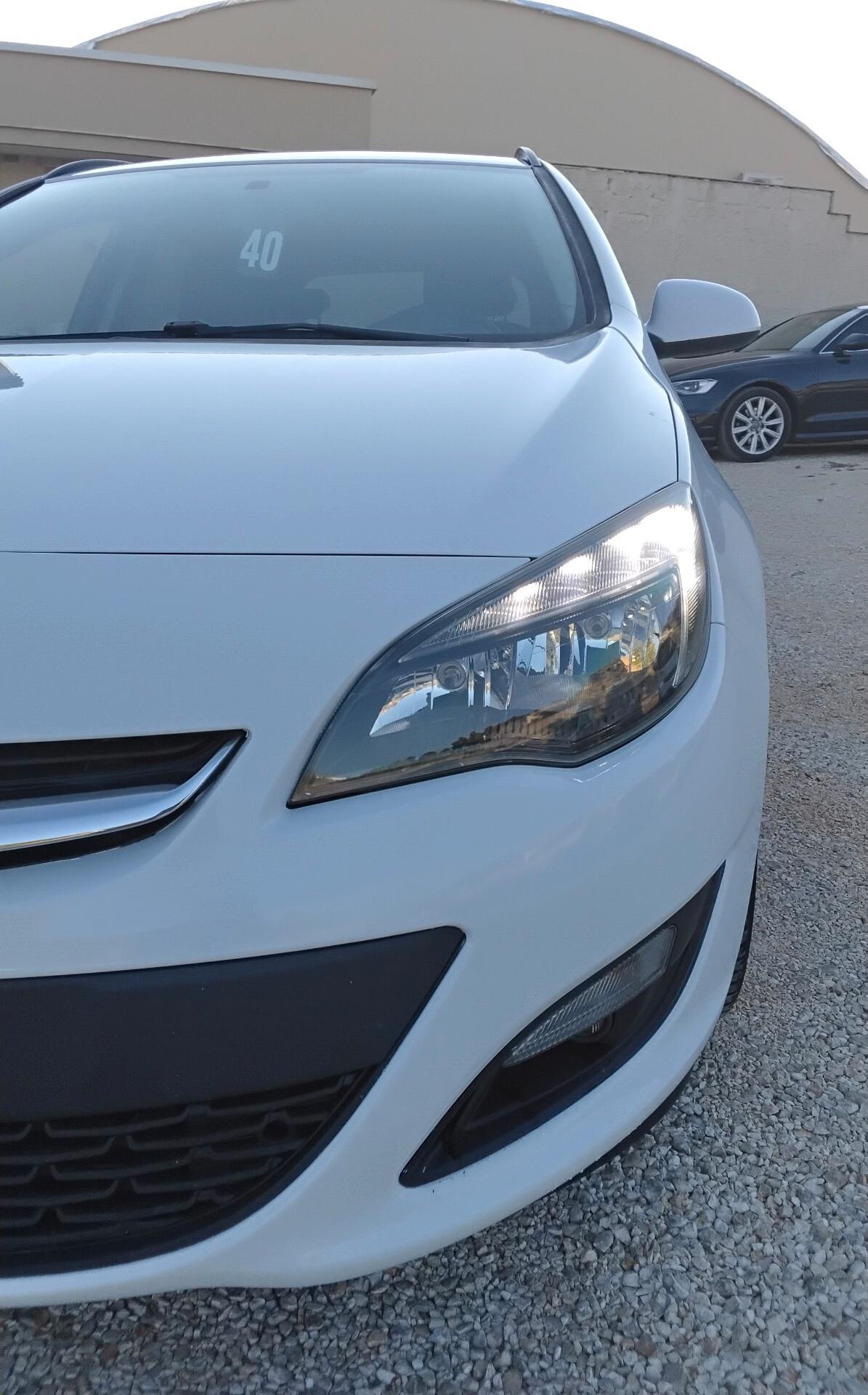 Opel Astra 1.4 Turbo 140CV Sports Tourer GPL Tech Cosmo
