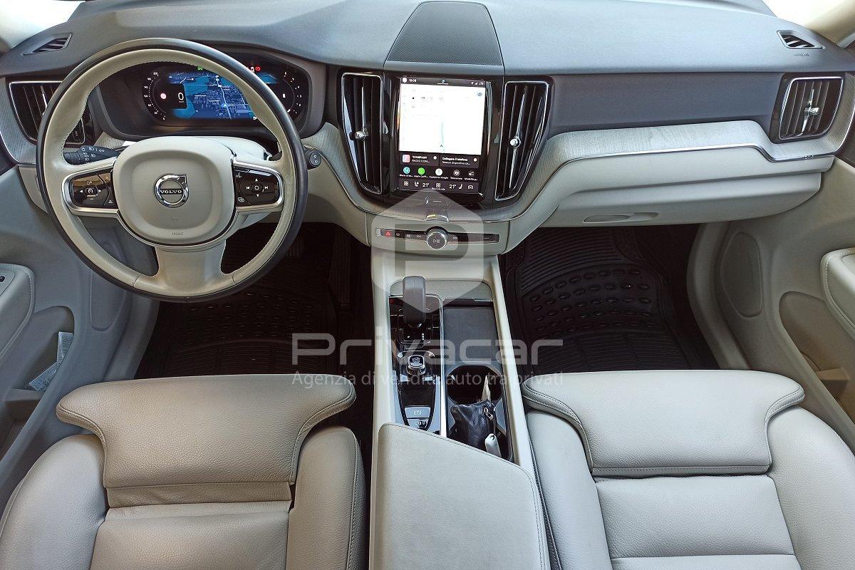 VOLVO XC60 B4 (d) AWD automatico Plus Dark N1