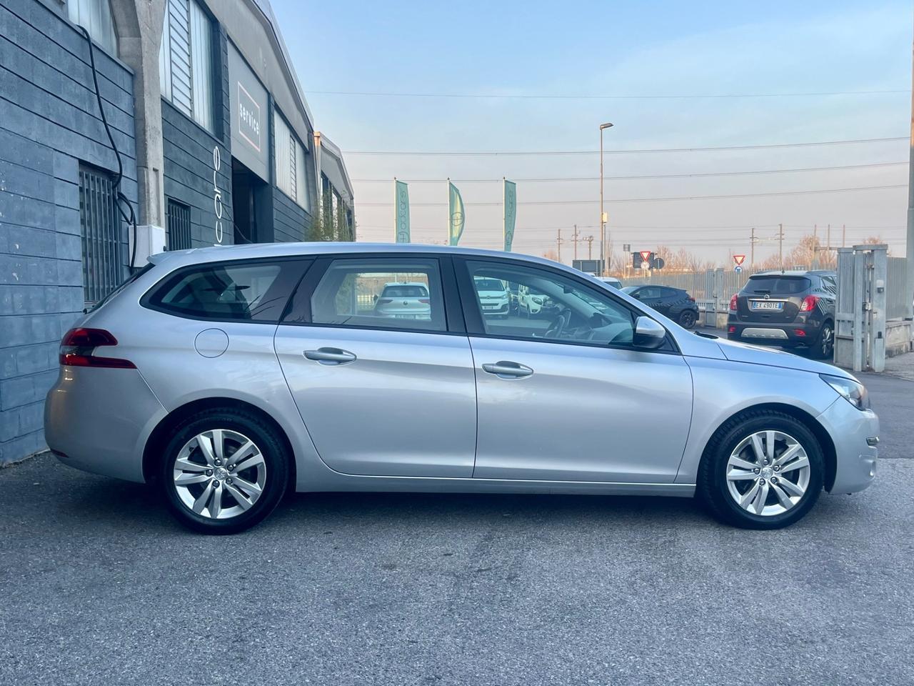 Peugeot 308 BlueHDi 120 SW Allure