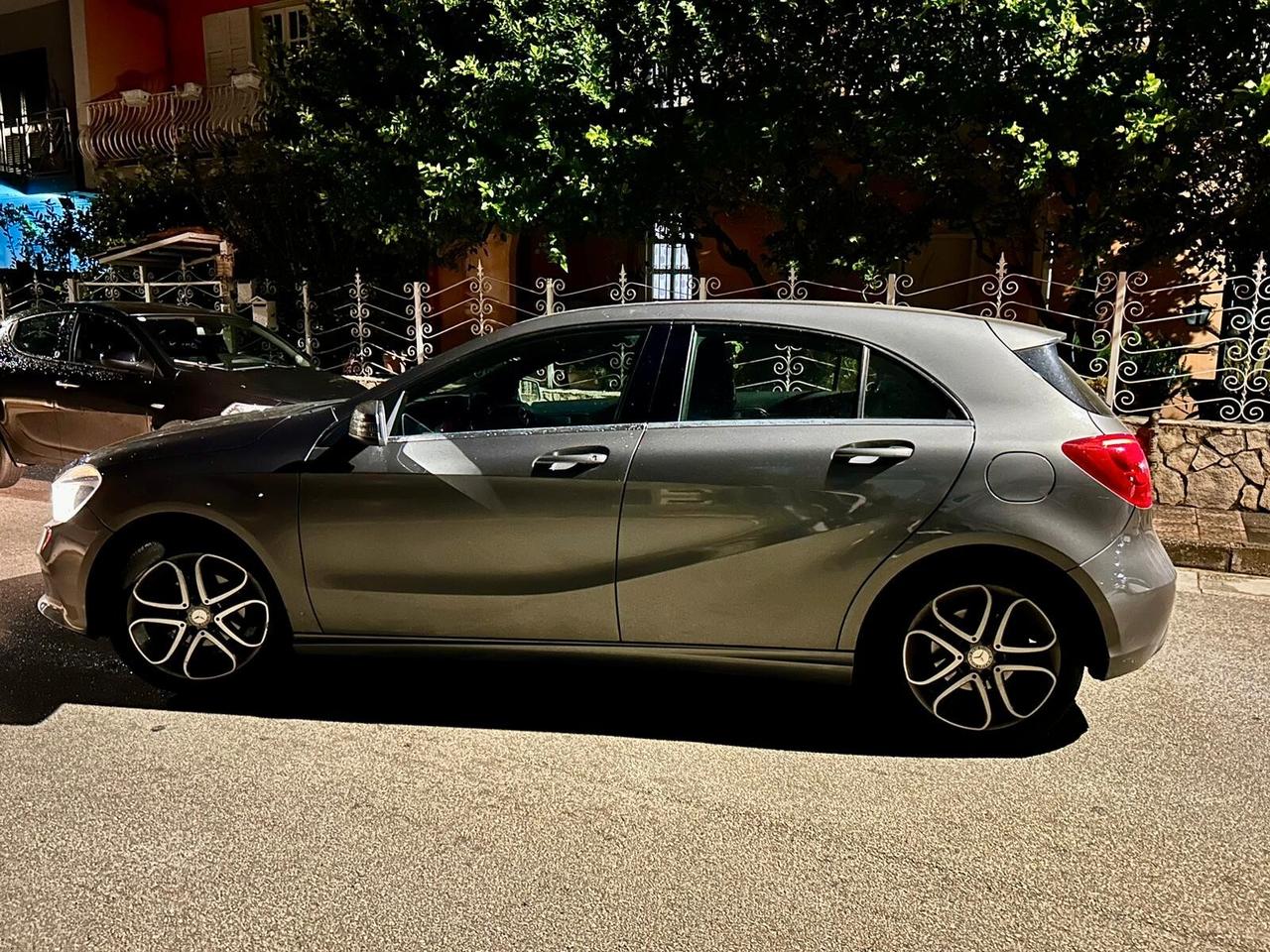 Mercedes-benz A 180 d Premium