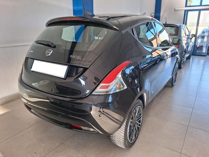 Lancia Ypsilon 1.0 FireFly 5 porte S&S Hybrid Ecochic Gold