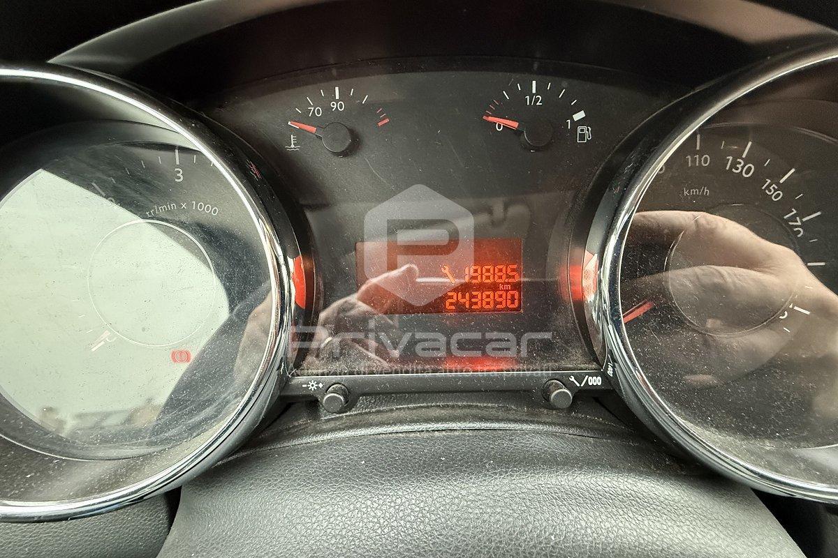 PEUGEOT 3008 1.6 e-HDi 115CV cambio robotizzato Stop&Start Active