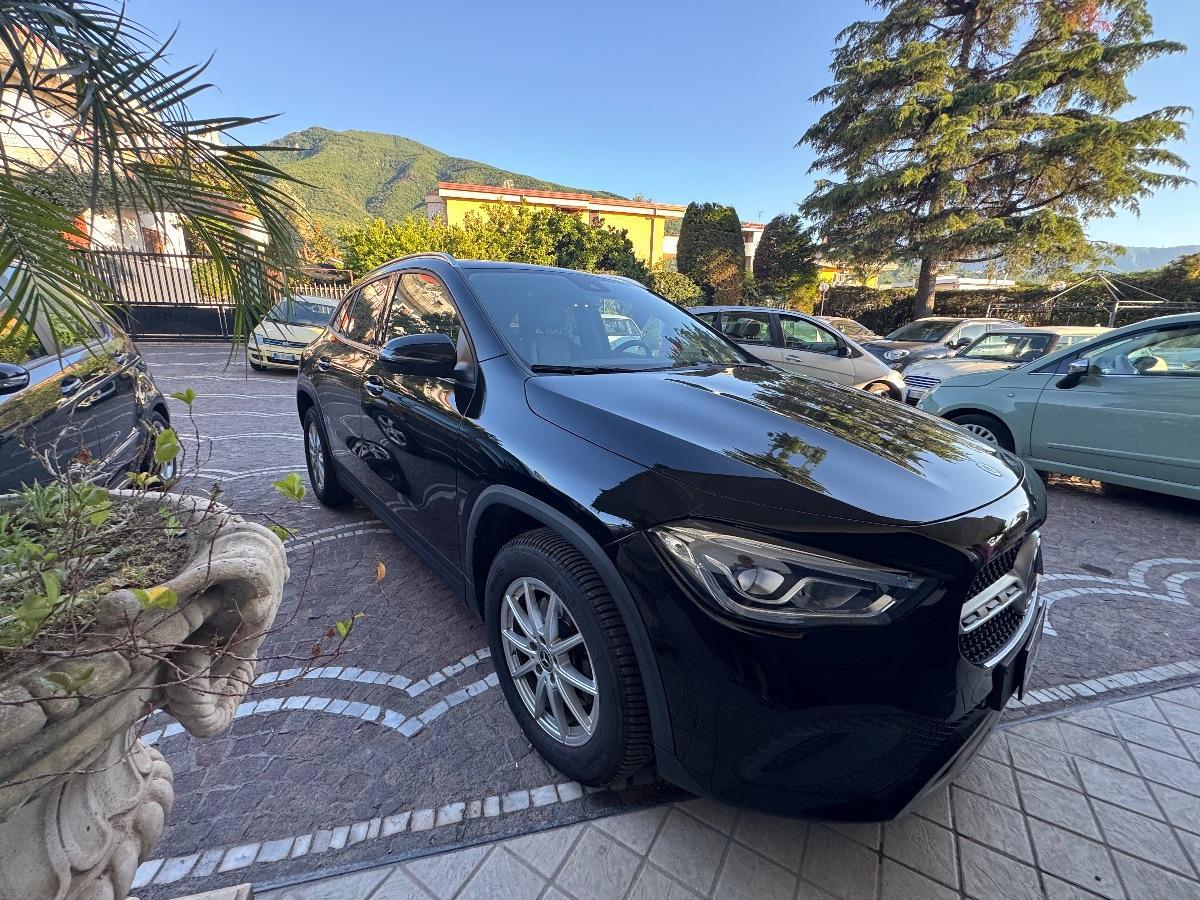 MERCEDES Classe GLA 180 d Automatic Executive
