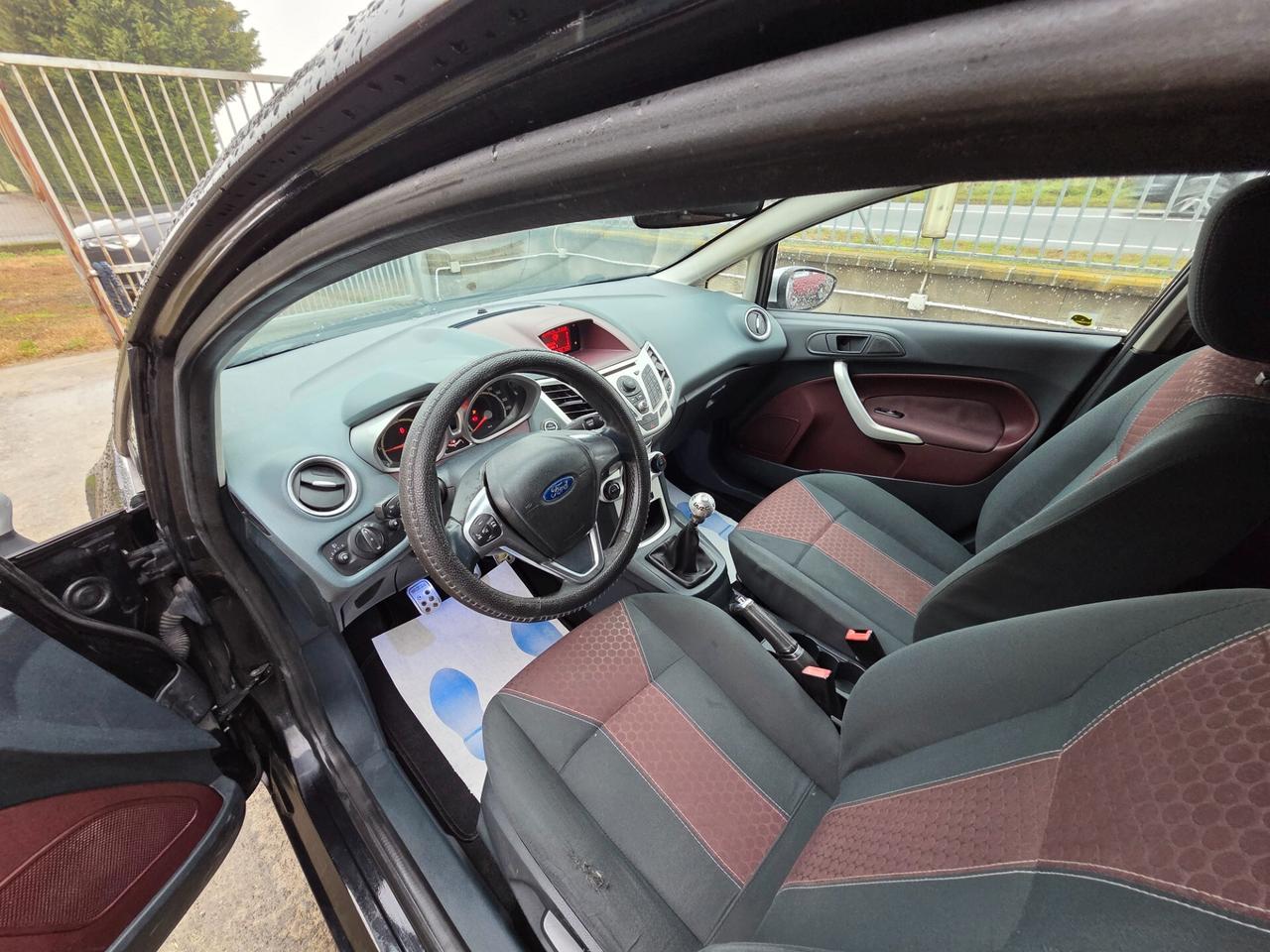 Ford Fiesta 1.4 TDCi 5p. Titanium JNEOPATENTATA