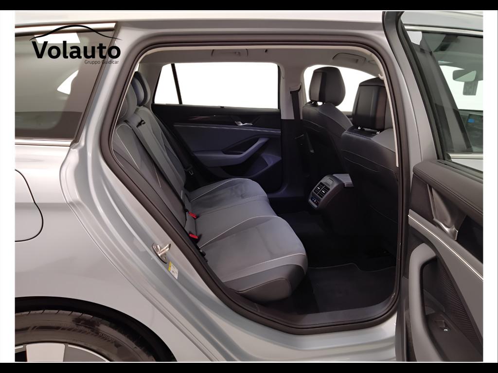 VOLKSWAGEN Passat IX 2024 - Passat 2.0 tdi scr Business 150cv dsg