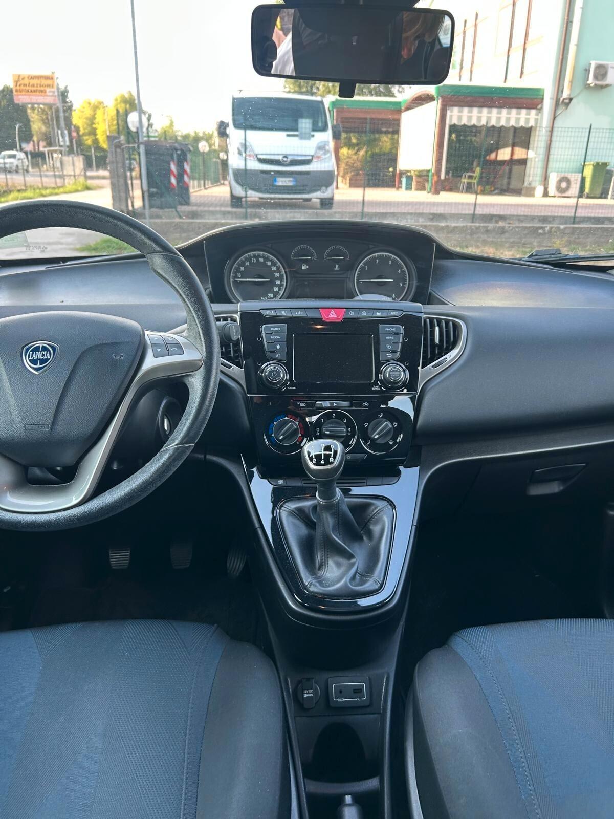 Lancia Ypsilon 1.3 MJT 16V 95 CV 5 porte S&S Gold OK NEO PATENTATI