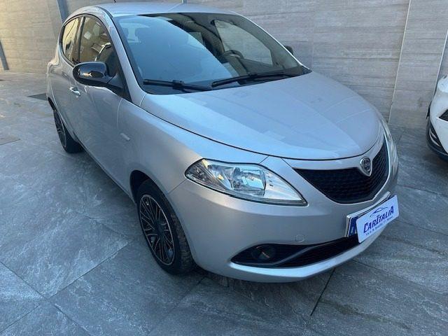 LANCIA Ypsilon 1.2 69 CV 5 porte Platinum