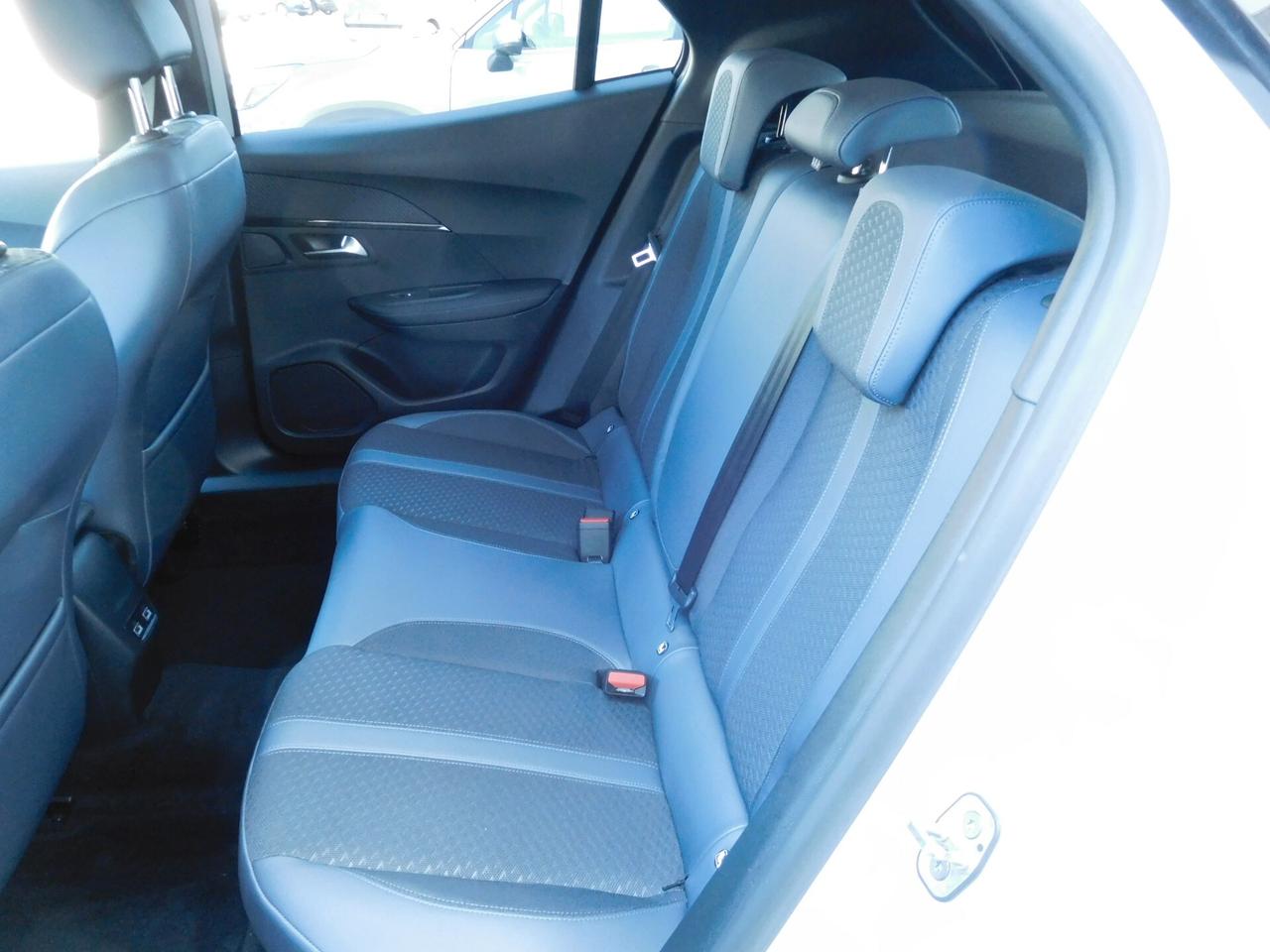 Peugeot 2008 BlueHDi 130 S&S EAT8 Allure