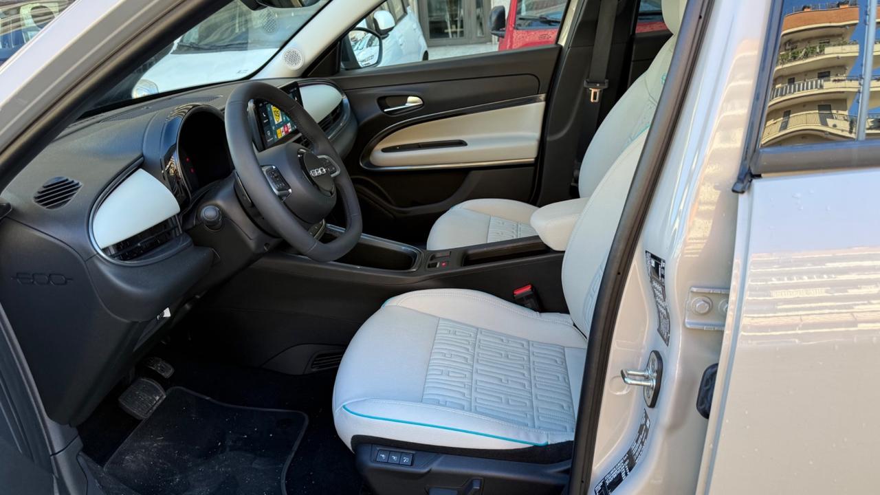 Fiat 600 Hybrid 110 CV DCT MHEV La Prima LED NAVI KAMERA PELLE CERCHI 18 SEDILI ELETTRICI RISCALDATI