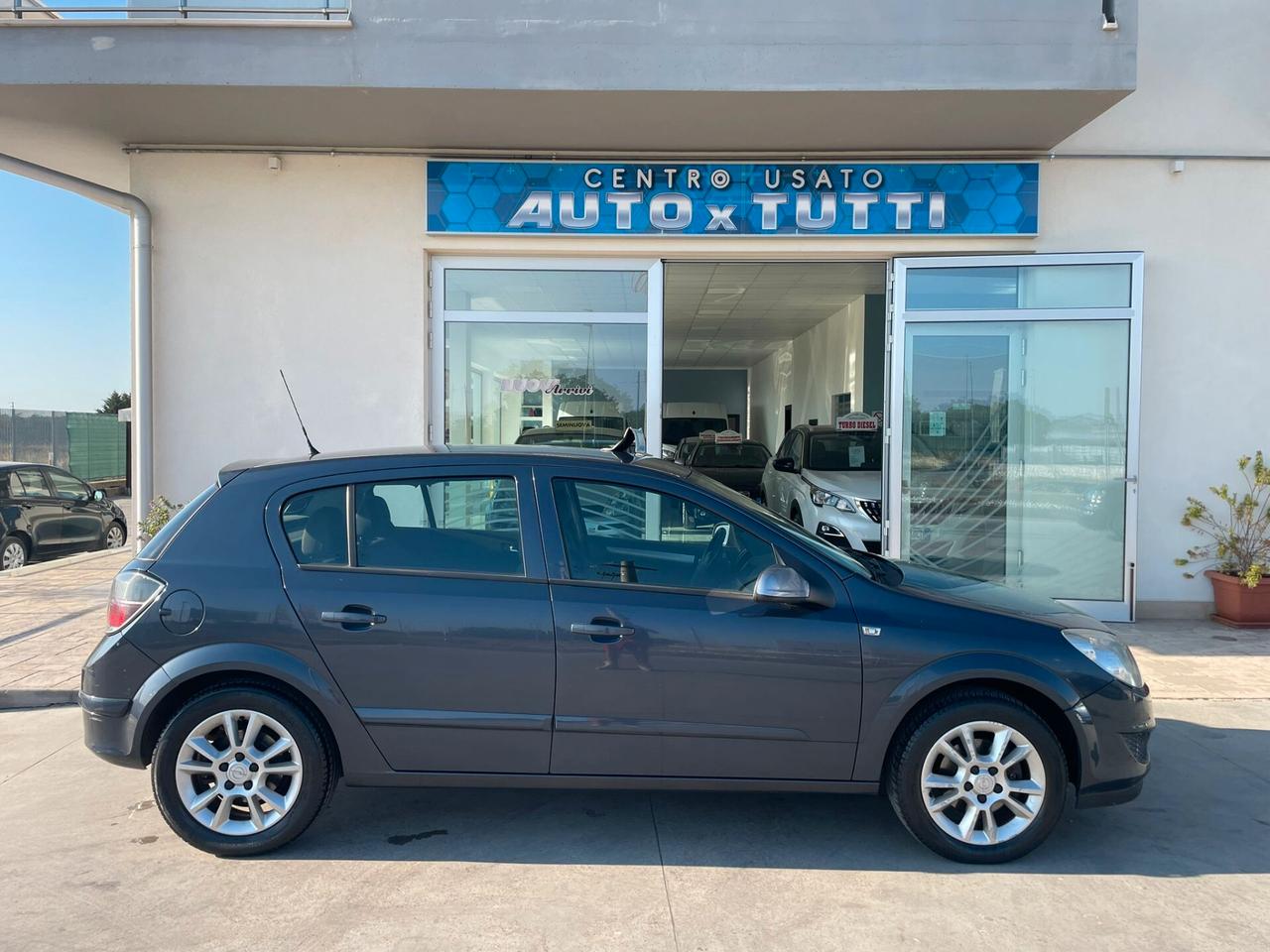 Opel Astra 1.4 16V Twinport 5 porte Enjoy