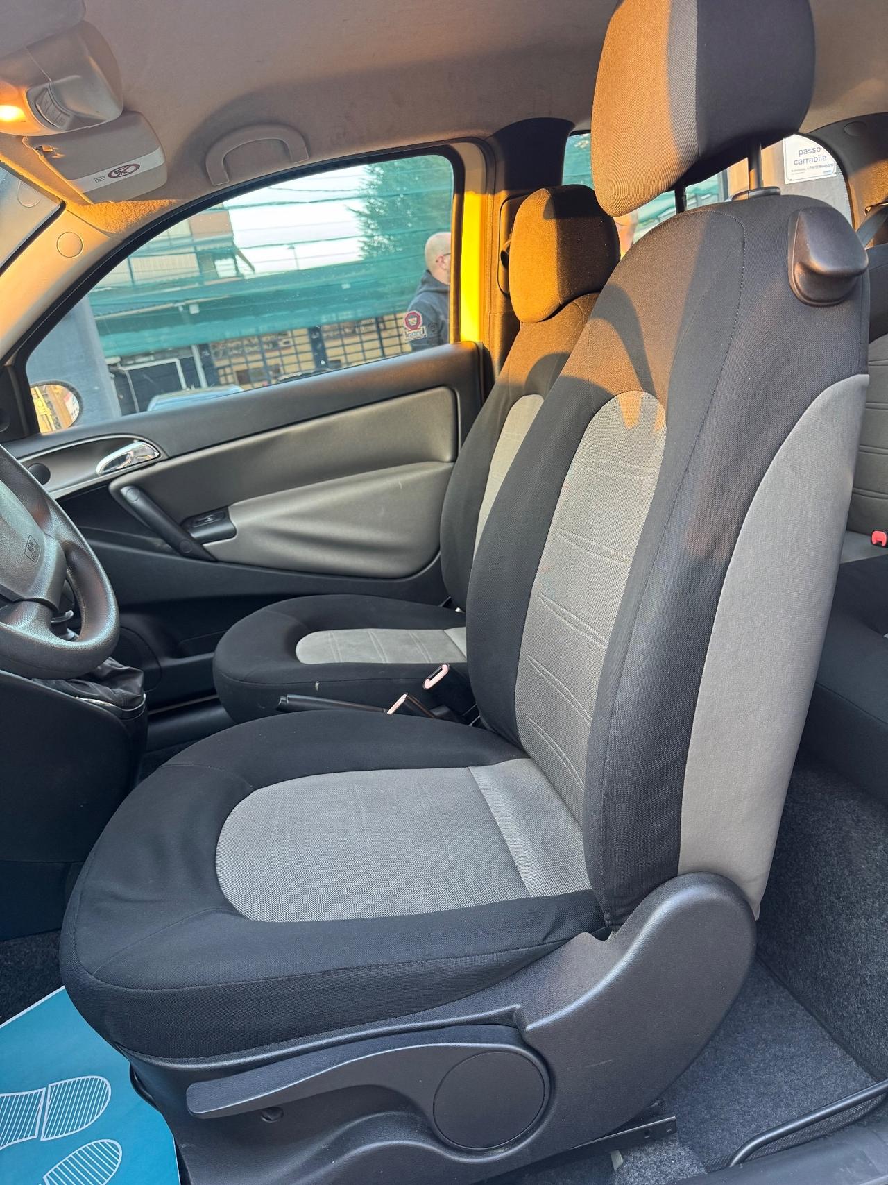 Lancia Ypsilon 1.2 60 cv Argento
