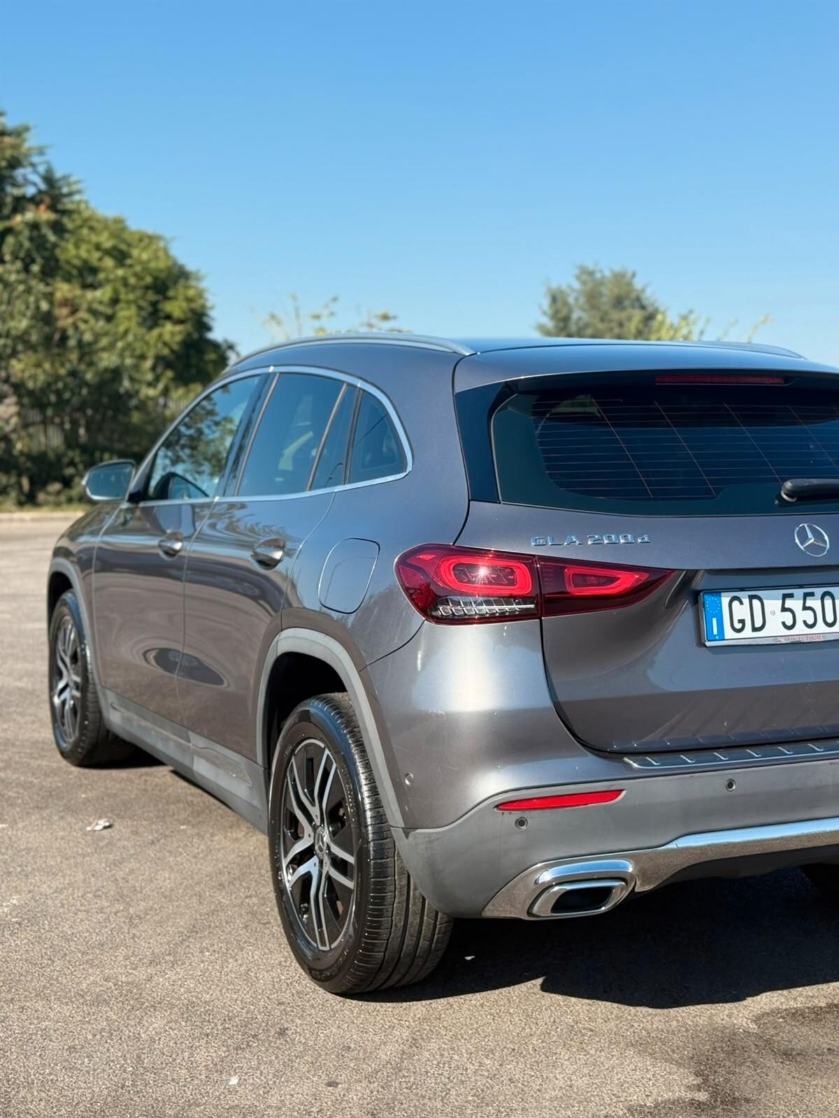 Mercedes-benz GLA 200 d Automatic Premium iva deducibile
