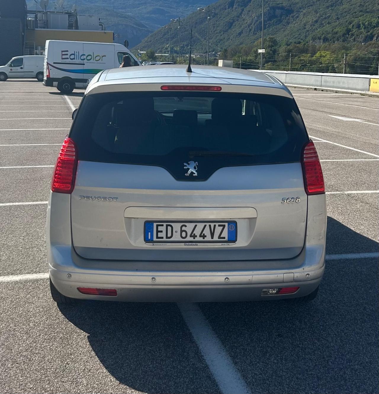 Peugeot 5008 HDi Business 7p. Neopatentati 2011
