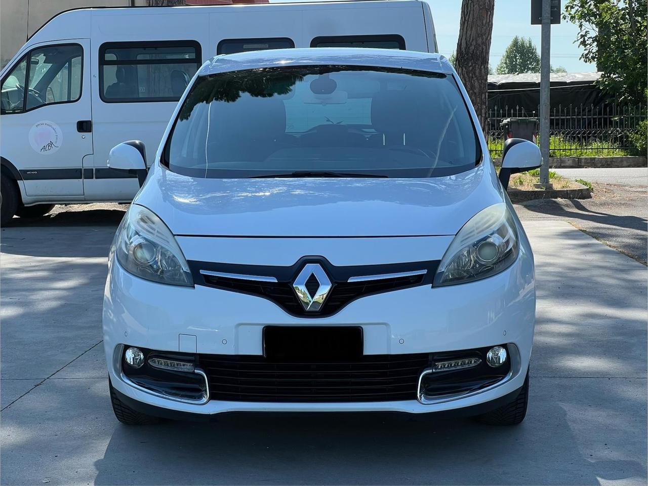 Renault Scenic Scénic XMod 1.5 dCi 2012
