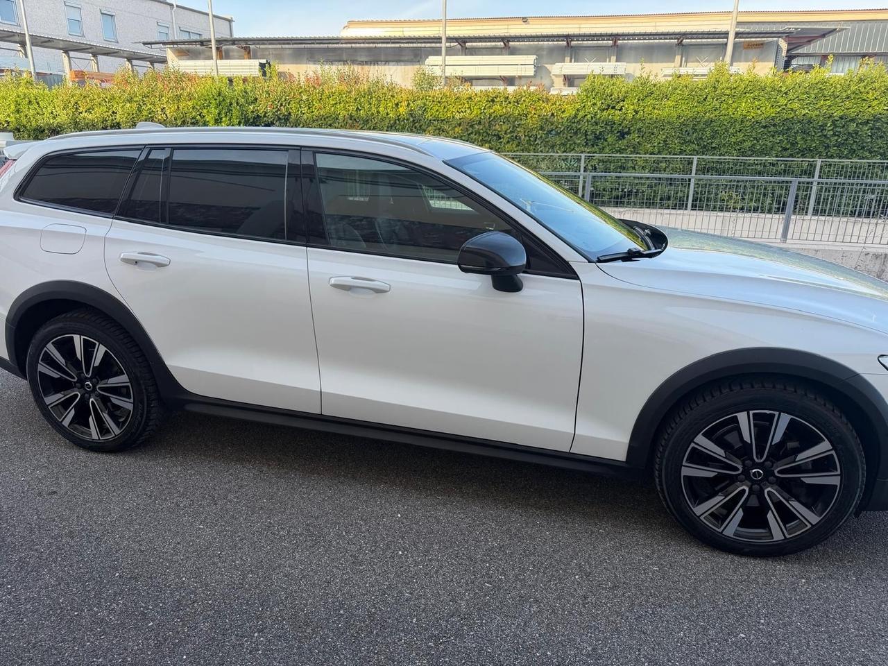 Volvo V60 Cross Country D4 AWD Geartronic Business Plus