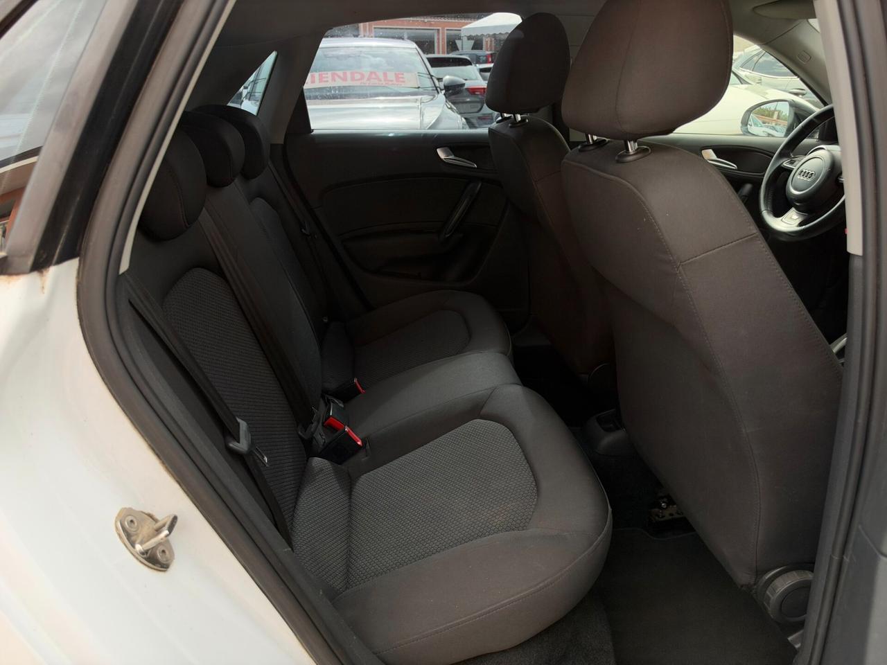 Audi A1 SportBack 1.6 TDi 90CV Admired - 2013