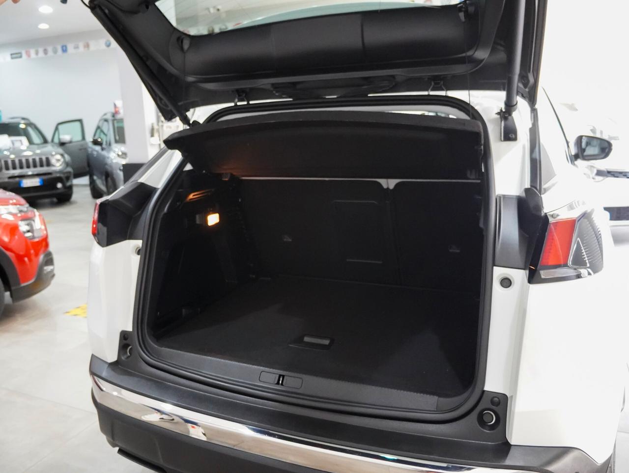 Peugeot 3008 1.2T EAT8 130cv ALLURE