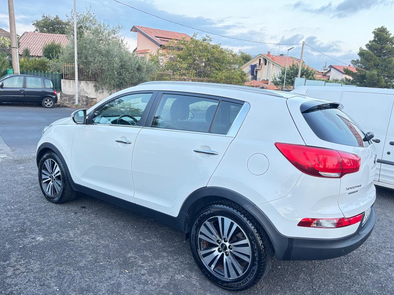 Kia Sportage 1.7 CRDI VGT 2WD high tech