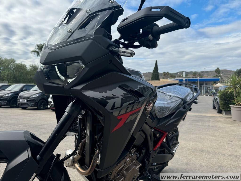Honda Africa Twin automatica tris valigie