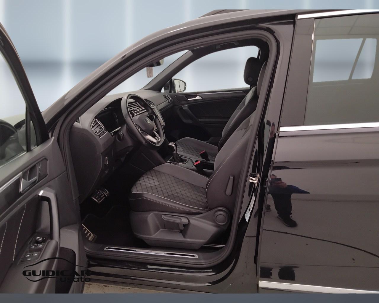 VOLKSWAGEN Tiguan II 2021 - Tiguan 2.0 tdi R-Line 150cv dsg