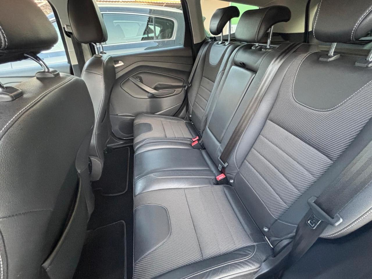 Ford Kuga 2.0 TDCI 150 CV S&S 4WD Powershift Titanium