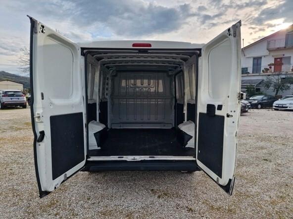 Peugeot Boxer 330 2.2 BlueHDi 120 S&S PC-TN Furgone